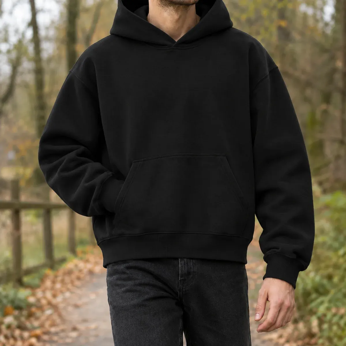 Burnaby-Reid Relaxed Hoodie in Black